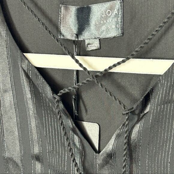 J.O.A Cap Sleeve Black Metallic Shimmer Tie Neck Blouse NWT size XS - Picture 8 of 12